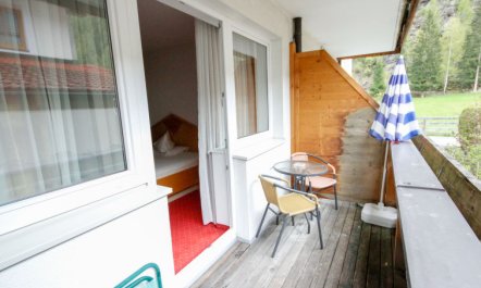 Falkner Apartment 11 4