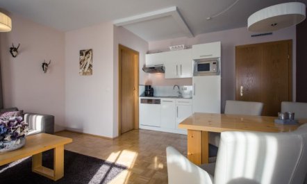 #5 mit Balkon Apartment 7 2