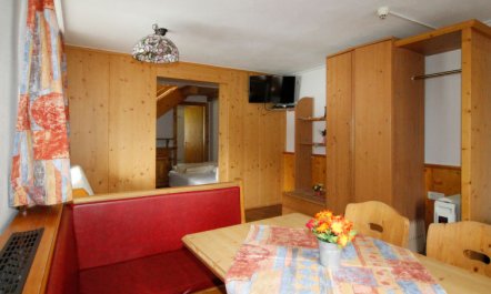 Falkner Apartment 9 6