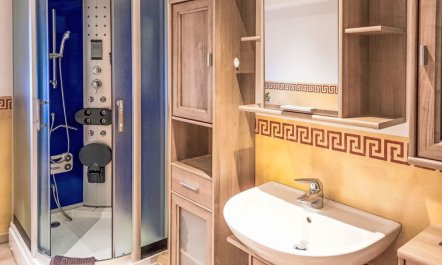 Althaus Apartment 2 4