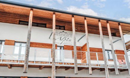 Justine (Top 9) Apartment 3