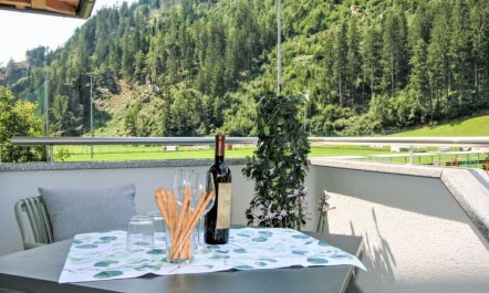 Rumer Blick Apartment 2 2