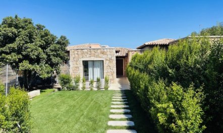 House Boat Small Holiday Home 2 1