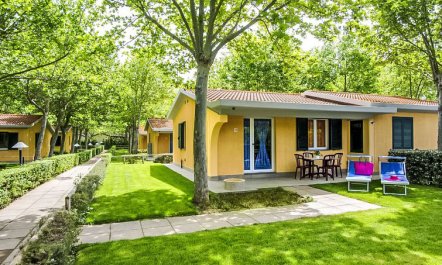 De Luxe Plus Holiday Home 3