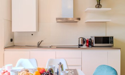 Piazza San Giuseppe Apartment 8 6