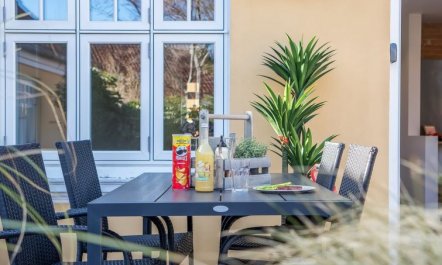 'Yorick' - 300m from the sea 4