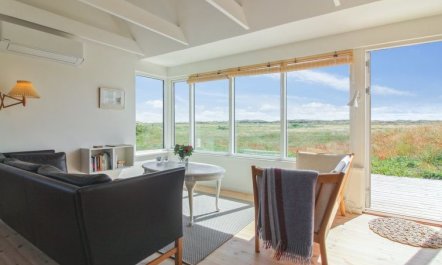 'Helga' - 800m from the sea 4