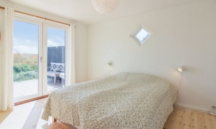 'Helga' - 800m from the sea 7