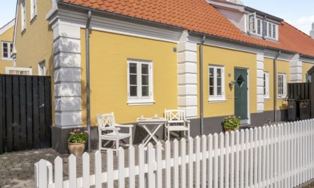 'Stephie' - 1.1km from the sea 5