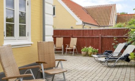 'Stephie' - 1.1km from the sea 3