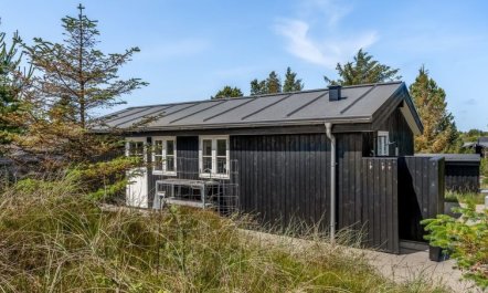 'Thorkil' - 800m from the sea 2