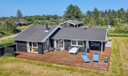 'Hampus' - 500m from the sea