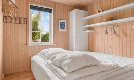 'Thine' - 800m from the sea 4