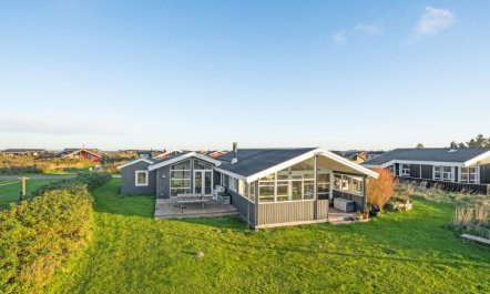 'Ailika' - 300m from the sea