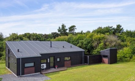 'Herdie' - 900m from the sea