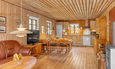 'Sofia' - 500m from the sea