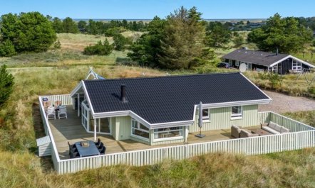 'Mila' - 750m from the sea