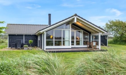 'Leya' - 1.2km from the sea