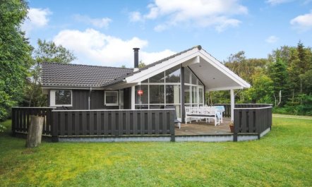 'Evelina' - 150m to the fjord