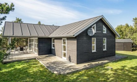 'Anethe' - 100m to the fjord 7