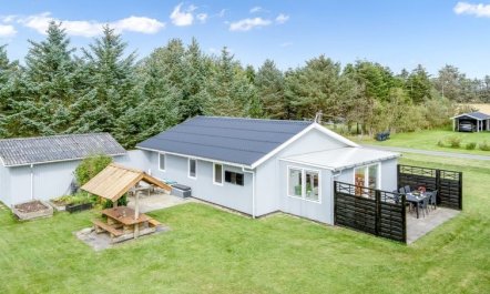 'Gisella' - 900m from the sea