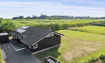 'Miriam' - 400m from the sea 1