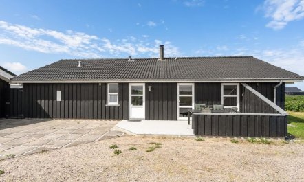 'Lex' - 150m from the sea 2