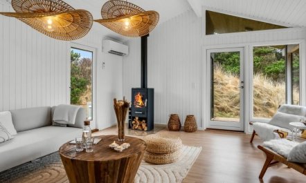 'Gundborg' - 200m from the sea