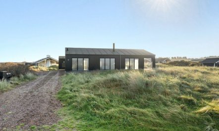 'Fannie' - 250m from the sea 6