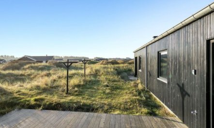 'Fannie' - 250m from the sea 4