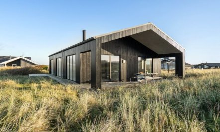 'Fannie' - 250m from the sea 3