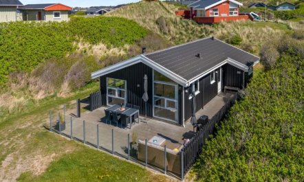 'Idalia' - 125m from the sea 7