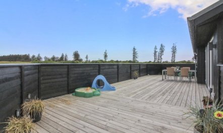 'Minna' - 975m from the sea 7