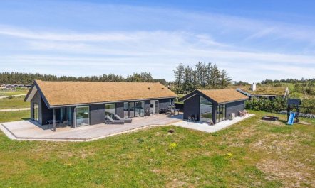 'Fredrika' - 1.5km from the sea