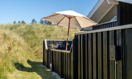 'Greta' - 2.5km from the sea 1