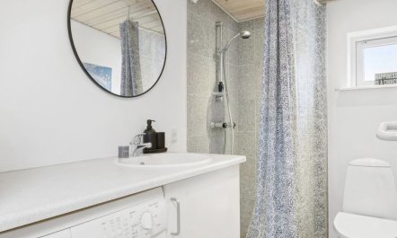 'Edin' - 100m from the sea 6