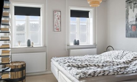 'Edin' - 100m from the sea 4