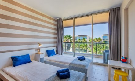 Algarve Sun-Sea Retreat Apartment 2 4