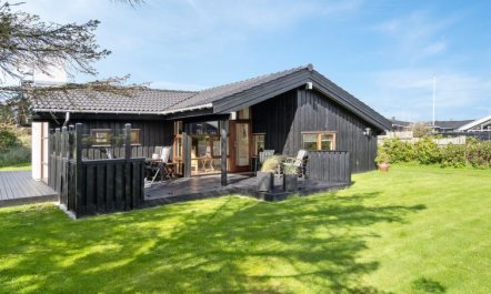 'Friderike' - 200m from the sea