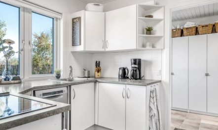 'Julie' - 700m from the sea 4