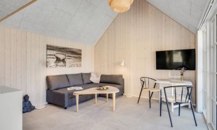 'Josina' - 1.8km from the sea 1