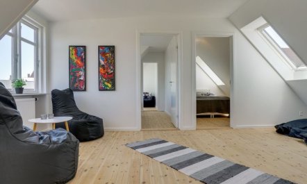 'Elnara' - 900m from the sea 5