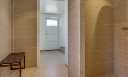 'Elnara' - 900m from the sea 3