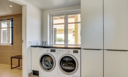 'Elnara' - 900m from the sea 2