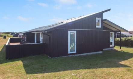 'Hroswitha' - 100m from the sea 2