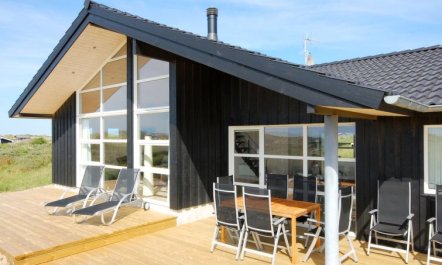 'Ung' - 150m from the sea