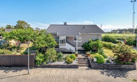 'Kurt' - 600m from the sea 3