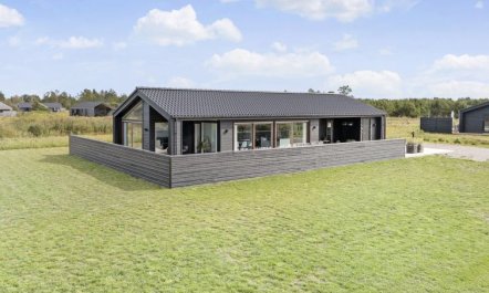 'Frithbjorn' - 900m from the sea 2