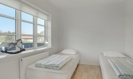 'Janes' - 400m from the sea 6