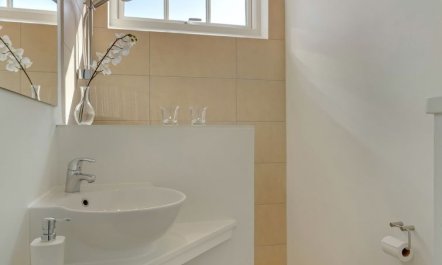 'Janes' - 400m from the sea 3